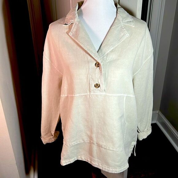 NWT NICOLE MILLER Beige Shirt Top Medium. WT235 - Picture 1 of 3